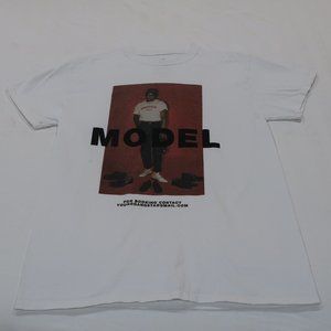 YG Model Photo T-Shirt Medium